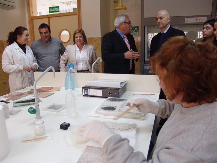 Pérez Laborda, en uno de los laboratorios de la EMA