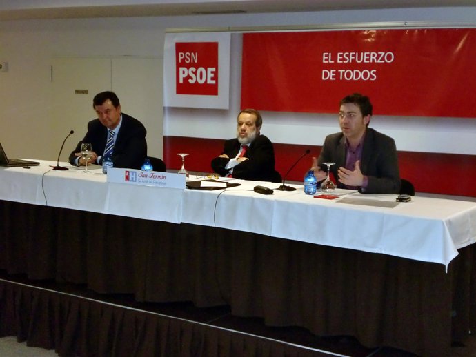 El secretario gheneral del PSN, Roberto Jiménez, presenta el avance electoral en