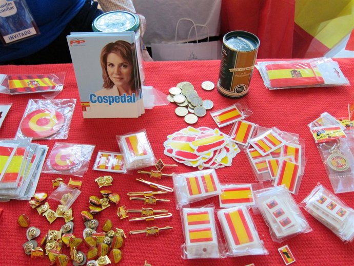 Muesta del 'merchandising' del PP