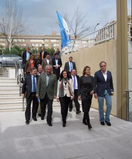 Cospedal, Arenas y González Pons entran en la Convención Municipal del PP