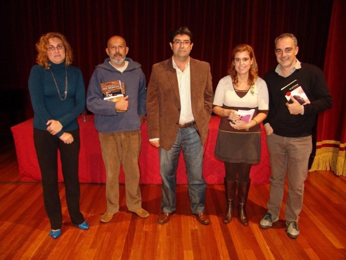 Nota De Prensa Y Fotos, Diez Escritores Canarios Acercan Sus Obras A Los Lectore