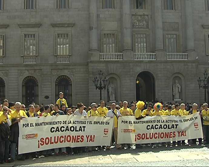 200 trabajadores piden la continuidad de Cacaolat