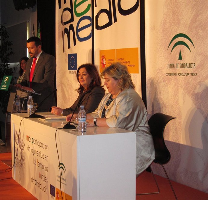 Las consejeras de Presidencia y de Agricultura y Pesca de la Junta de Andalaucía