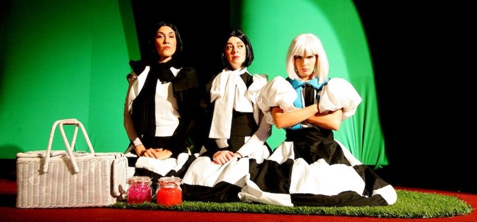 Actuación de Alicia en el País de las Maravillas