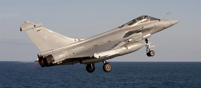 Avión de Francia de misión en Libia