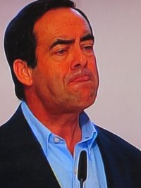 Bono dice que un hombre no es culpable de lo que le sucede a un pueblo y cita la "injusticia" que se cometió con Suárez