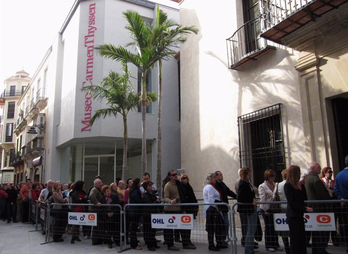 Colas en el primer día de apertura gratuita del Museo Thyssen de Málaga