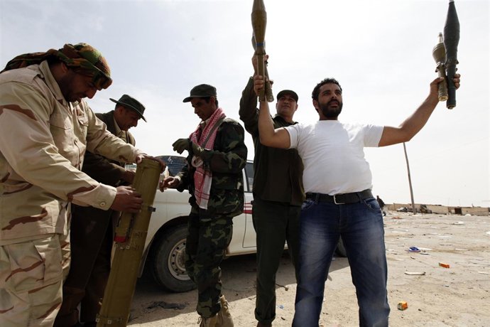 Rebeldes toman la ciudad de Sirte, Libia