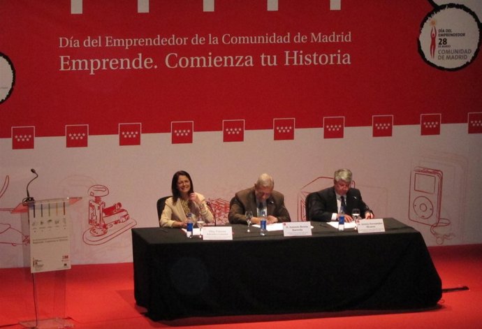 Adrados, Beteta y Fernández en la inauguración del VI Día del Emprendedor