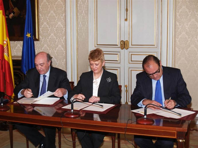 Consuelo Rumí,  José María Lacasa y Gonzalo Garnica