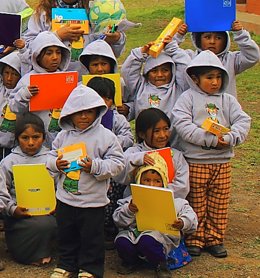Niños con el material escolar