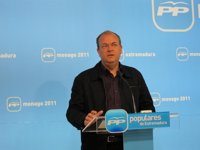 Monago pide que Vara conteste "por fin" sobre un "cara a cara" en la TV regional "en igualdad de condiciones"