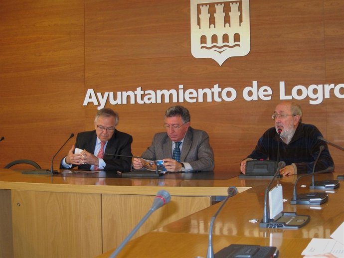 Santos, Beltrán y Calzada, en la presentación del premio