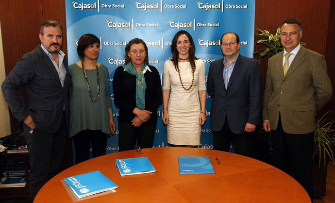 La vicepresidenta de Unicef Andalucía, Isabel López, y la subdirectora general, 