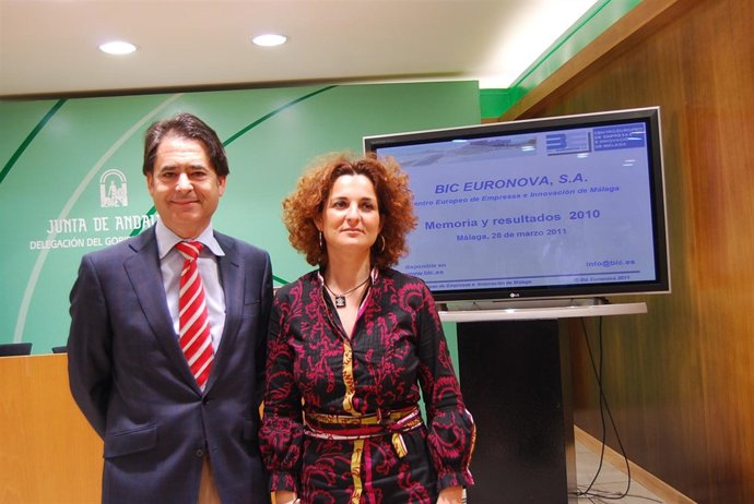 El responsable de BIC Euronova, Álvaro Simón, y la delegada de Economía, Innovac