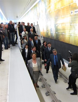 Barberá y Flores en la visita al soterramieto de las vías del metro en Benimàmet