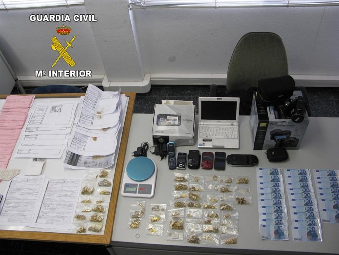 Material incautado por la Guardia Civil