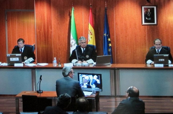 Uno de los acusados declarando en el juicio del caso 'Malaya'