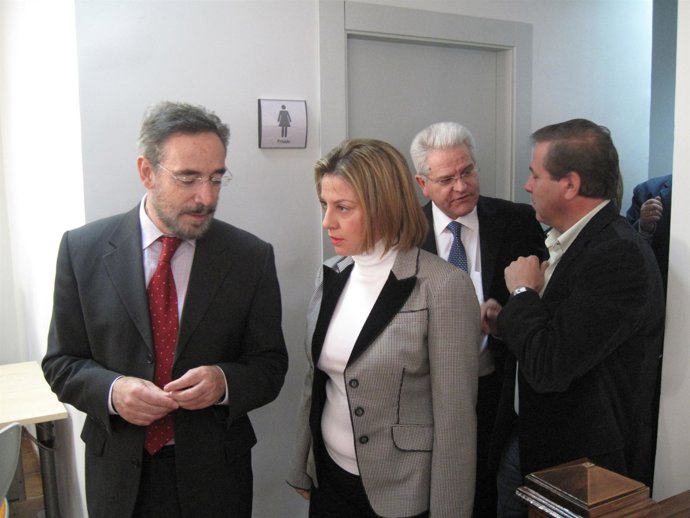 El delegado del Gobierno andaluz en Jaén, Felipe López, y la delegada de Empleo,