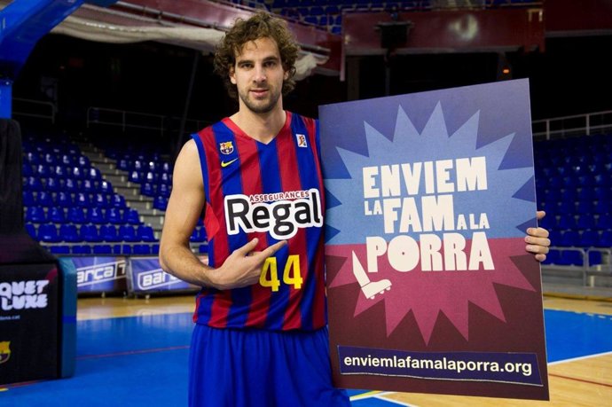 Roger Grimau con la campaña 'Mandemos el hambre a la porra'