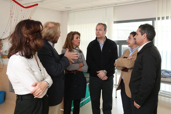 Durán (en el centro) durante la visita a Aprosub