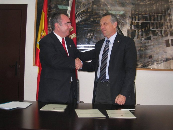 Campos y Luna firman el acuerdo