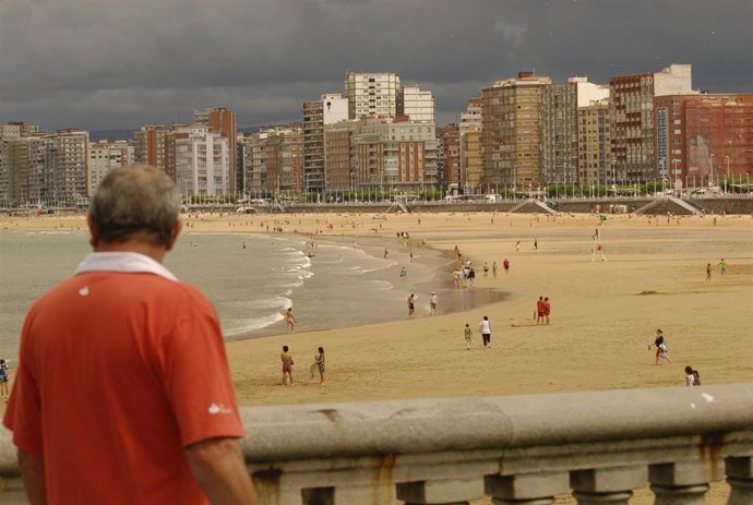 Playa de San Lorenzo.