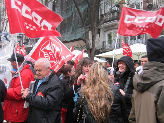 Concentración para exigir 2.200 plazas de maestro