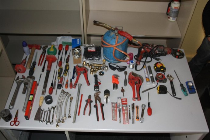 herramientas que han sido intervenidas por la Policía Local de Málaga en el rast