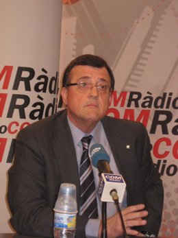El conseller Francesc Xavier Mena en Com Ràdio