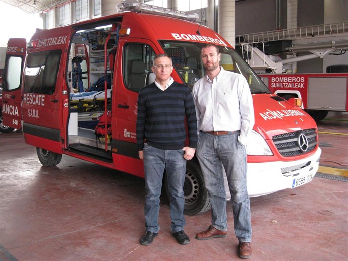 Los doctores Tomás Belzunegui y Diego Reyero, director y autor respectivamente d