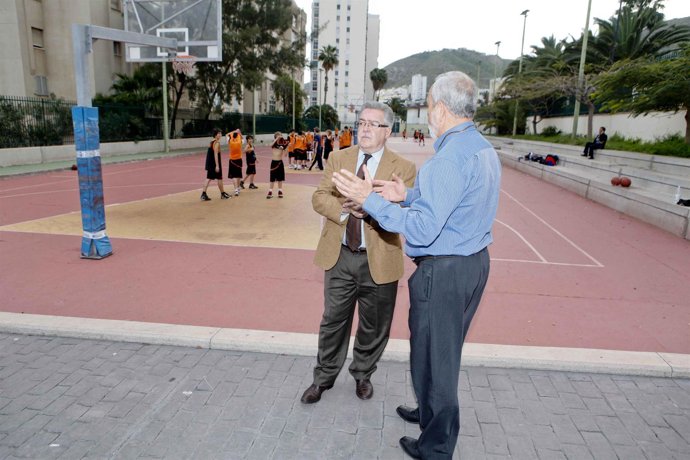 Ref. Fotos Bravo CB Gran Canaria 2014 Y Plataforma Vecinal Afectados Aeropuertog