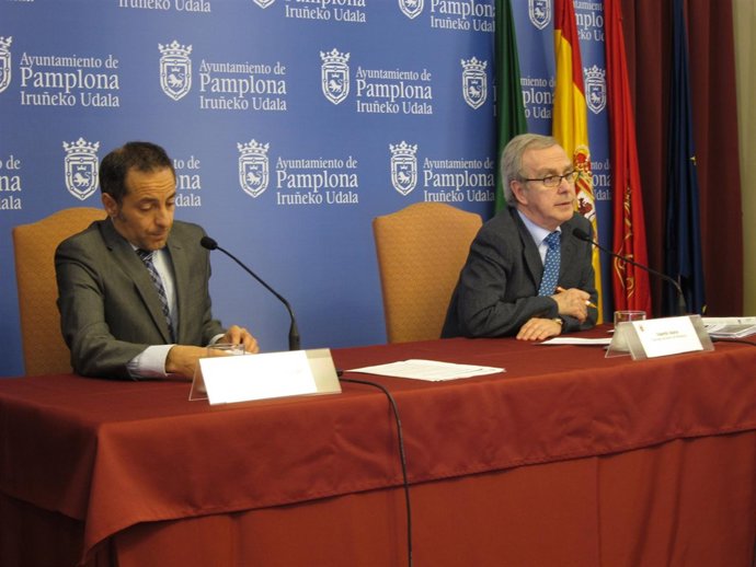 Sánchez de Muniáin y Alzina presentan la nueva normativa para bajeras de jóvenes