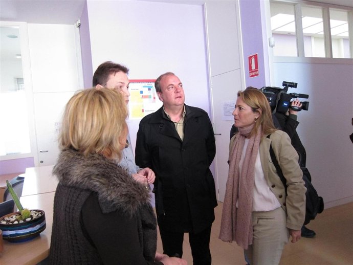 MONAGO SOBRE LEY DE DERECHOS DISCAPACITADOS. FOTO EP VISITA FEAFES CC