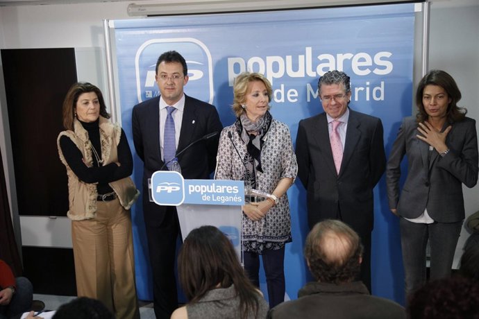 Gómez con Aguirre tras el Comité de Dirección del PP en Leganés