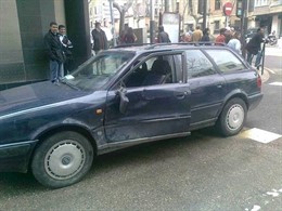 Coche siniestrado tras el accidente con el tranvía de Jaén