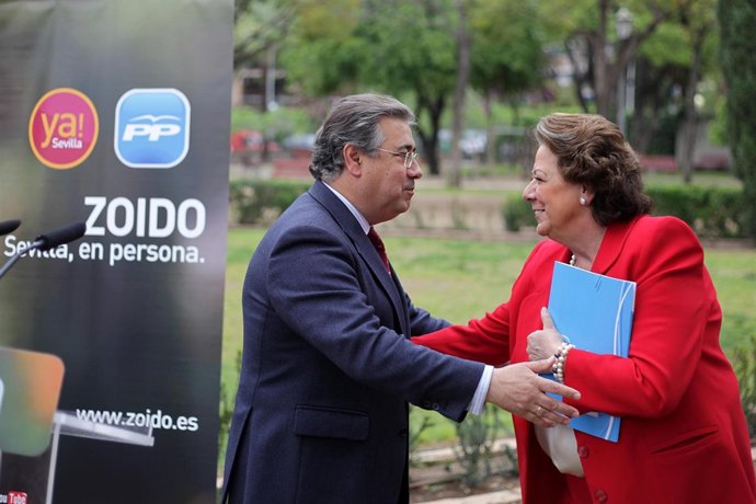 sevilla (Andalucia).-  Zoido y Rita Barberá informando sobre la captación de fon