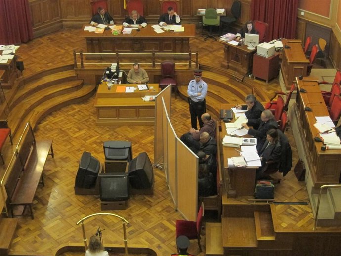 Los acusados durante el juicio