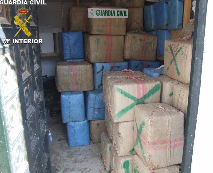 Alijo de droga incautado por la Guardia Civil en la 'Operación Desiertos', en Ba