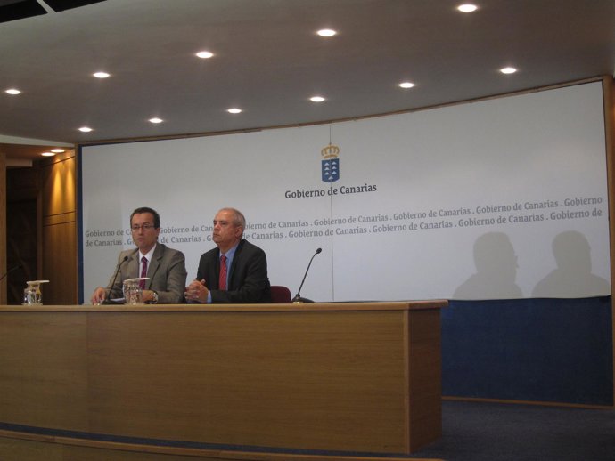Consejero de Presidencia del Gobierno de Canarias, José Miguel Ruano, y  vicecon