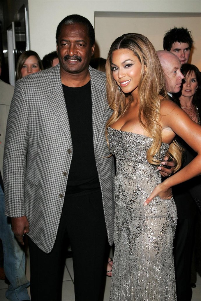 Actress Beyonce Knowles y su padre Matthew 