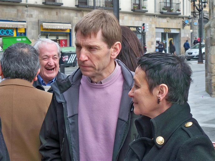 Rufi Etxeberria y Jone Goirizelaia