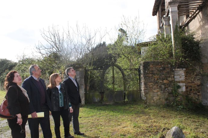 Pérez-Espinosa en el Monasterio de Cornellana