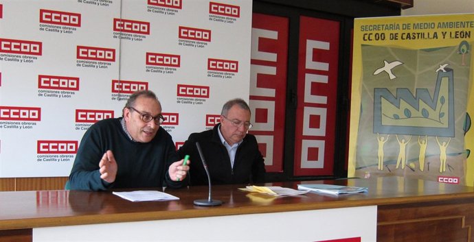 Manuel Garí (d) y José Antonio López, durante la presentación de los estudios.
