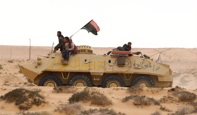 Rebeldes libios en ofensiva en Libia