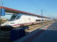 Pilar Rojo confía en que Galicia tendrá AVE y prefiere "no escuchar" las críticas sobre "si es necesario o no"