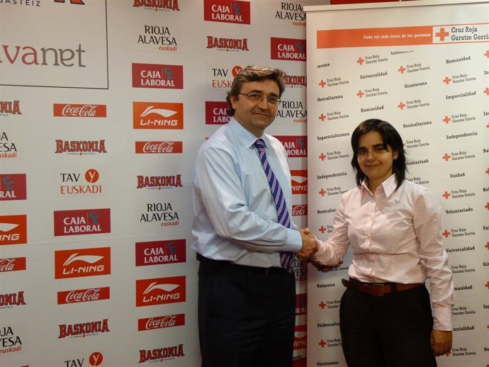 Saski Baskonia y Cruz Roja firman un convencio de colaboración