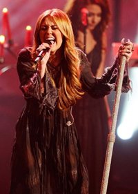 Miley Cyrus carga contra Justin Bieber y Rebecca Black