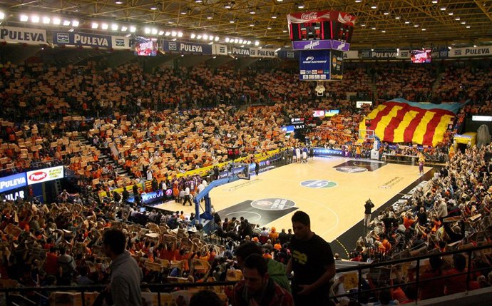 Lleno histórico en la Fuente de San Luis