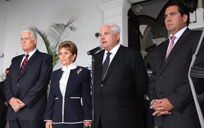 Los ex presidentes de Panamá Ernesto Pérez Balladares, Mireya Moscoso y Martín T